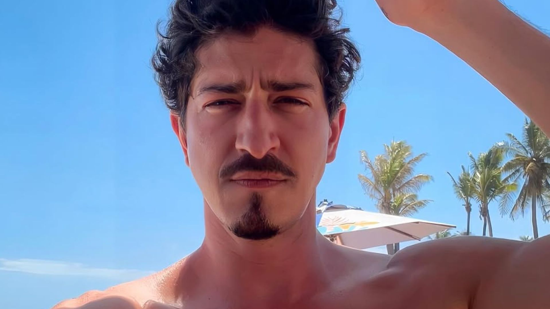 Johnny Massaro fala sobre carreira após ter assumido sua sexualidade