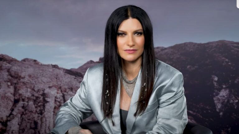 Laura Pausini elogia Ana Carolina e revela: ‘Sou fanática’
