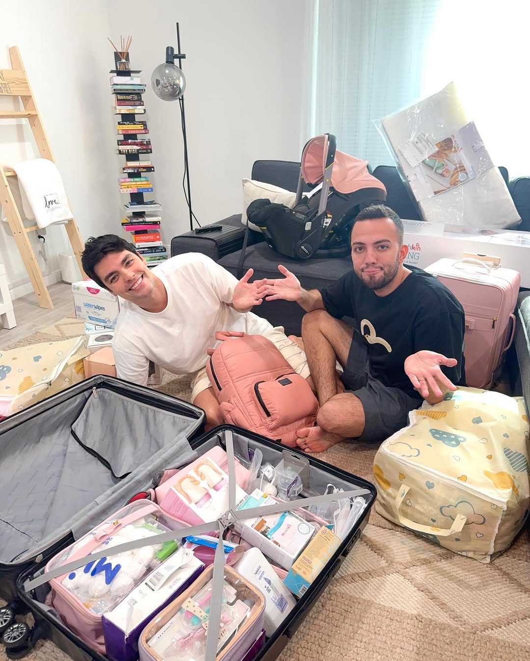Lucas Rangel e Lucas Bley esperam a primeira filha, Mia - Foto: Reprodução / Instagram @lucasranngel