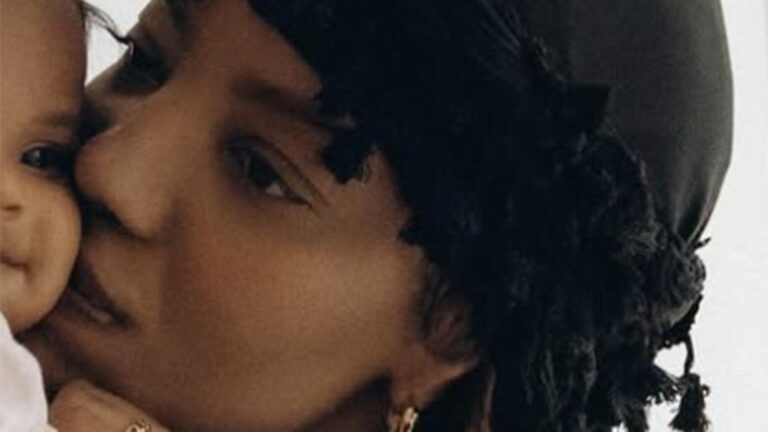 Filha de Ludmilla surge sorrindo em foto encantadora com a mãe