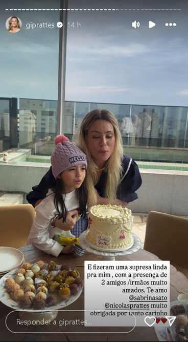 Mãe de Nicolas Prattes ganha festa surpresa - Foto: Reprodução/Instagram @giprattes e @sabrinasato