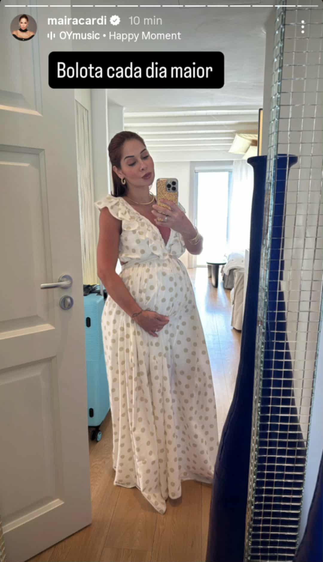 Ma&iacute;ra Cardi mostra como est&aacute; sua barriga de gr&aacute;vida