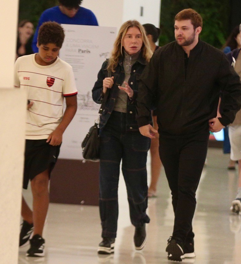 Maria Padilha com o filho e o marido - Foto: Thiago Martins / AgNews