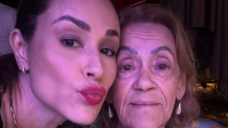 Nadja Haddad com a mãe