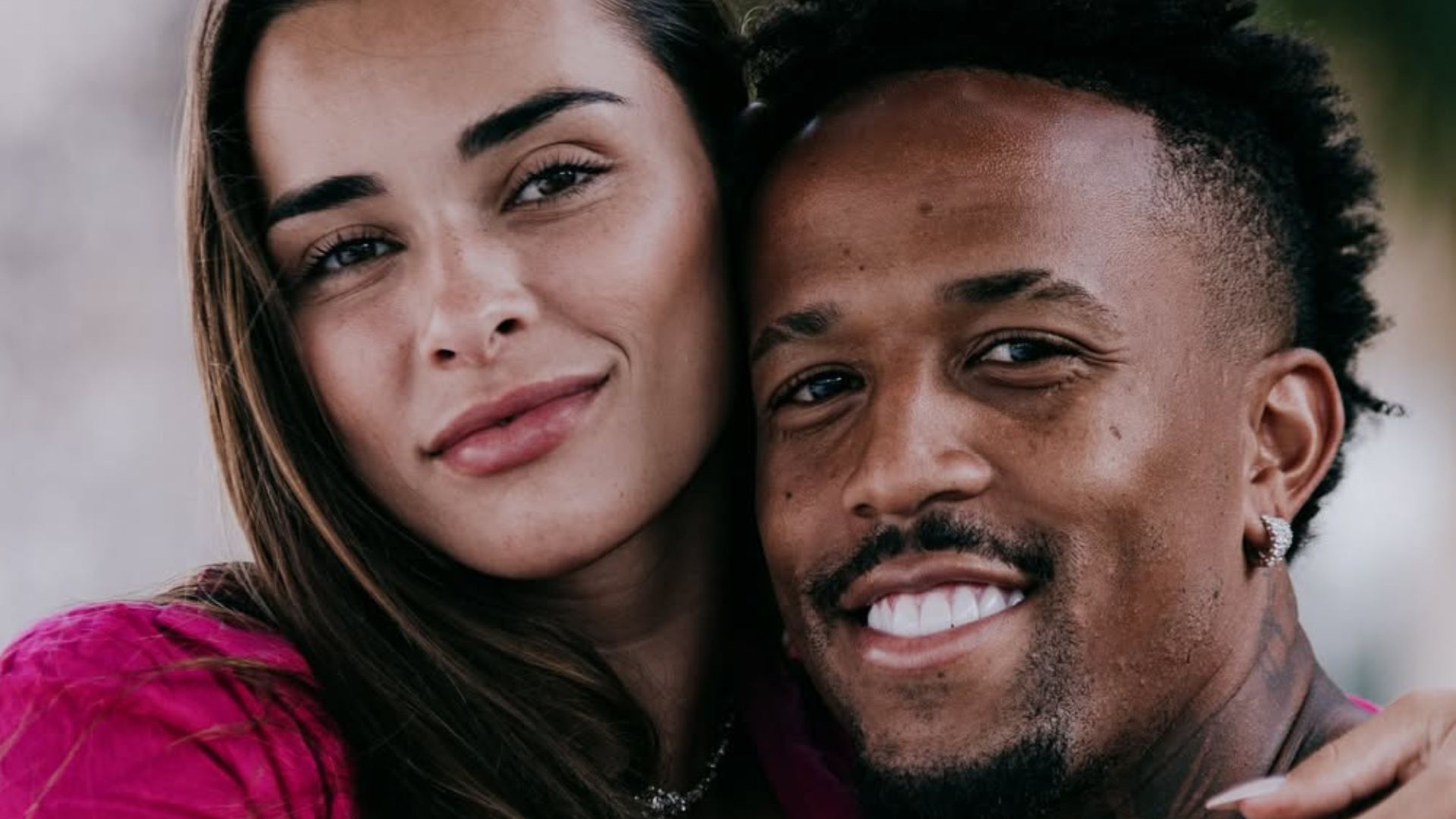 Esposa de Éder Militão revela detalhes da nova mansão luxuosa