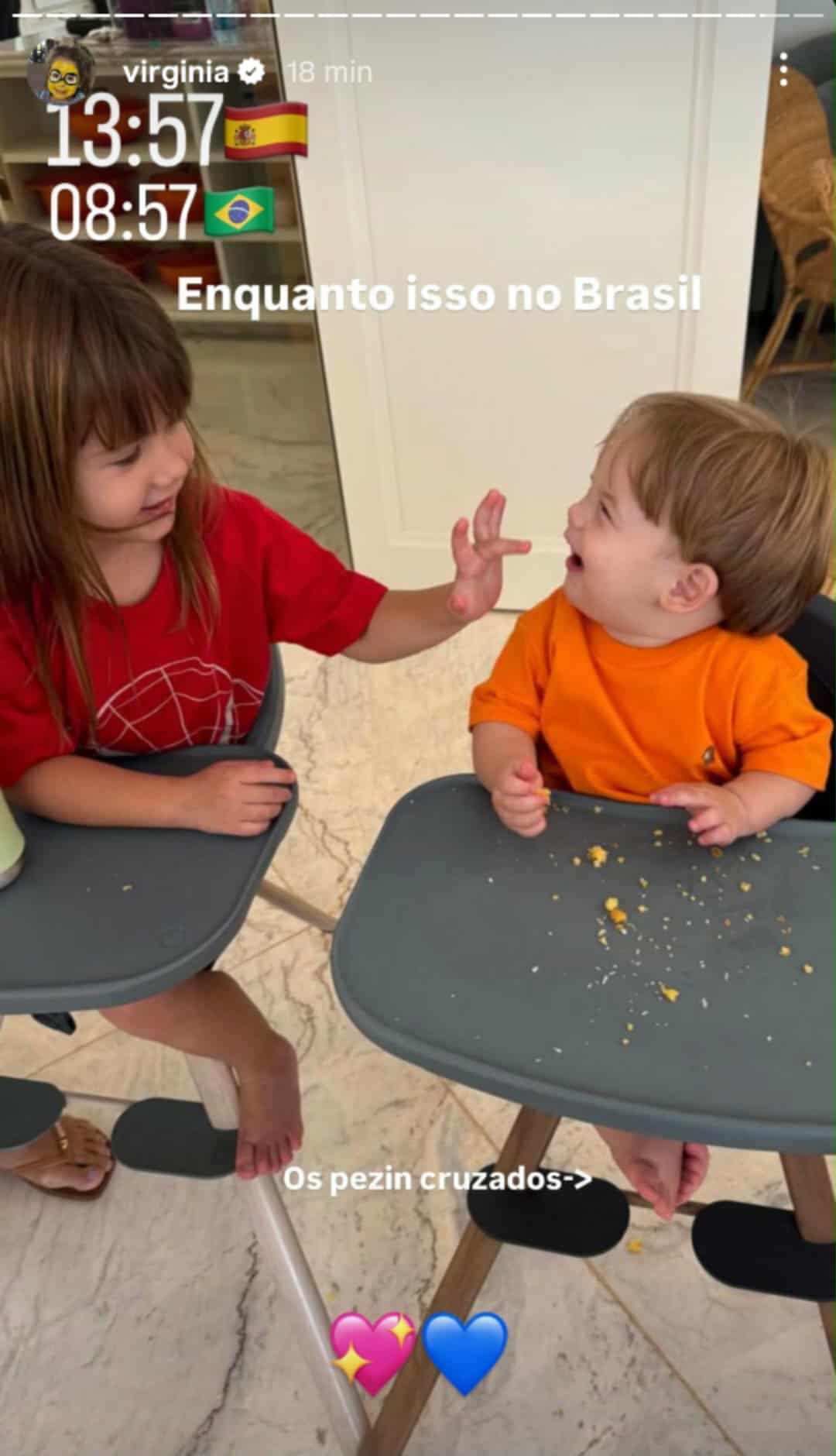 Virginia mostra os filhos em casa