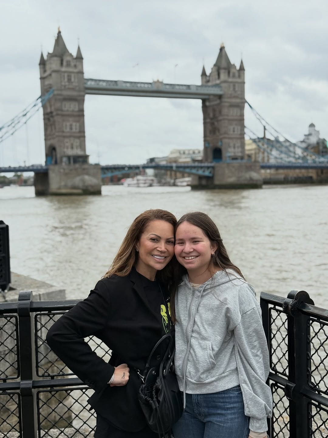 Solange Almeida comemora 12 anos da filha — Foto: Reprodução/ Instagram @solangealmeida