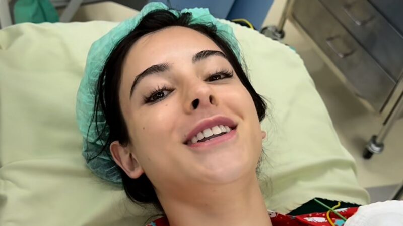 Bella Longuinho revelou que a cirurgia na Tailândia foi em torno de R$ 115 mil, mais as passagens - Foto: Reprodução/Instagram @bella_longuinho
