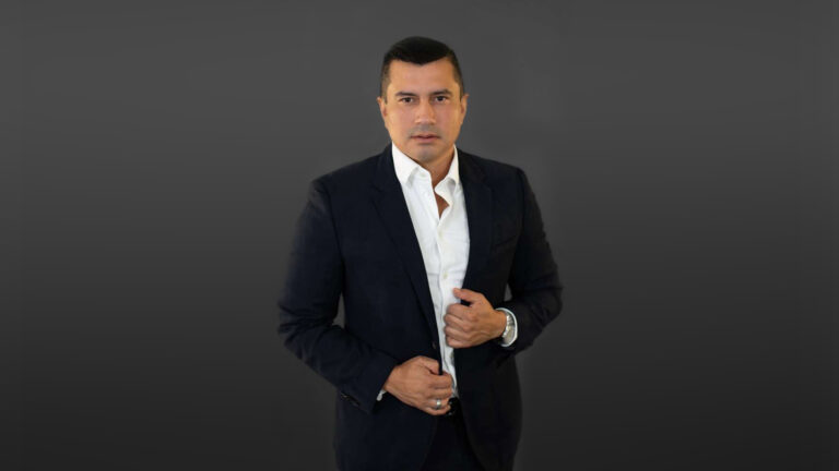 Ricardo Carrillo: o dentista que transforma sorrisos e inspira confiança nos Estados Unidos