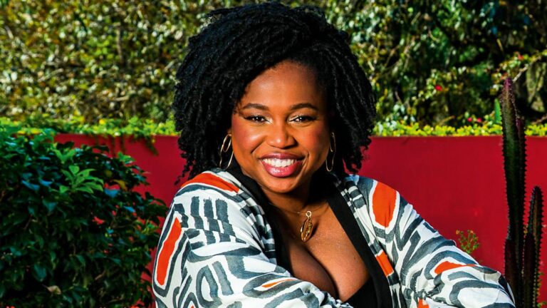 Talentosa, Letícia Soares materializa seus sonhos no palco: ‘Viver de arte é o sonho mais selvagem que eu já tive’