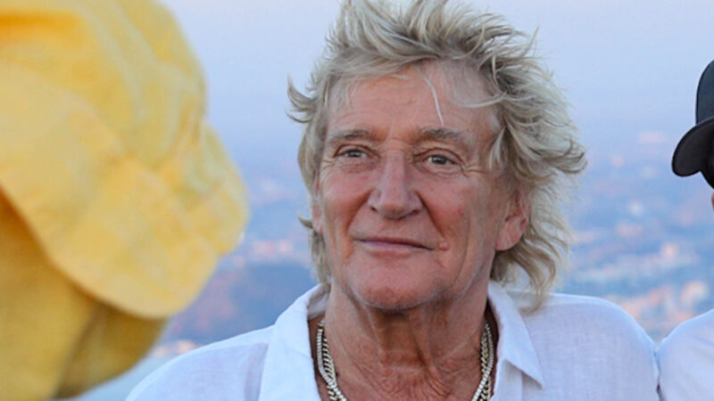 Rod Stewart visita o Cristo Redentor em férias com a família no RJ
