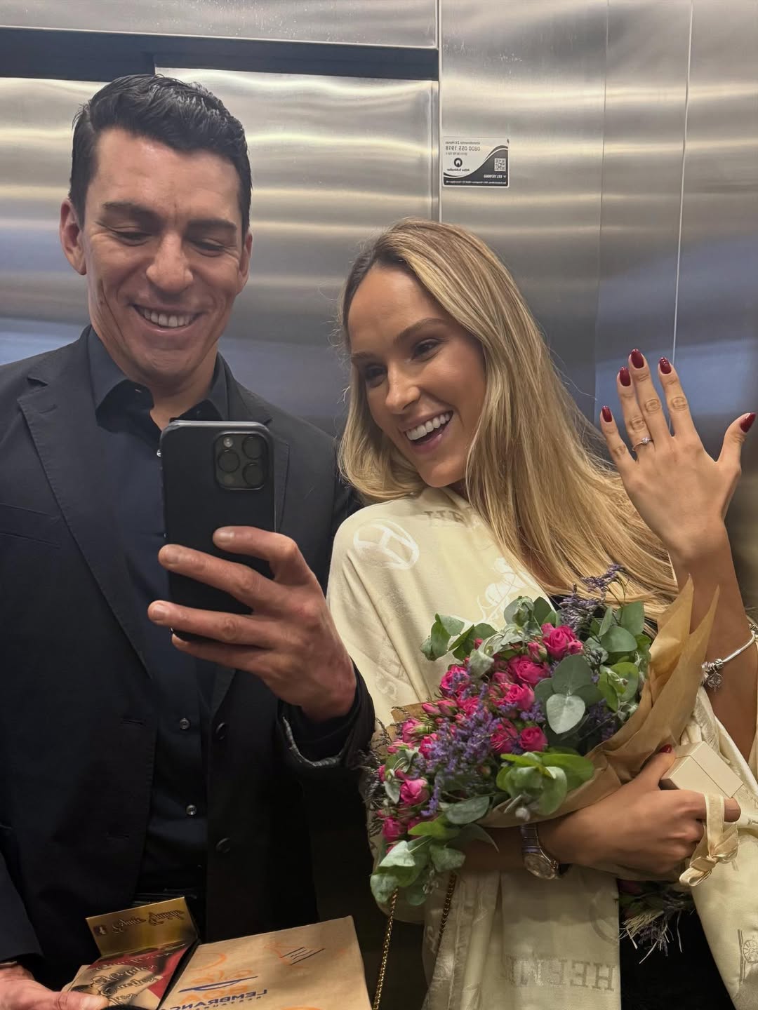 Lúcio pede a mulher em casamento — Foto: Instagram @lucio_l3