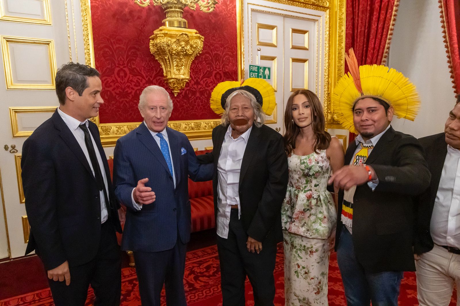 Fotos do encontro de Anitta com o Rei Charles III e o Cacique Raoni - Foto: Ian Jones