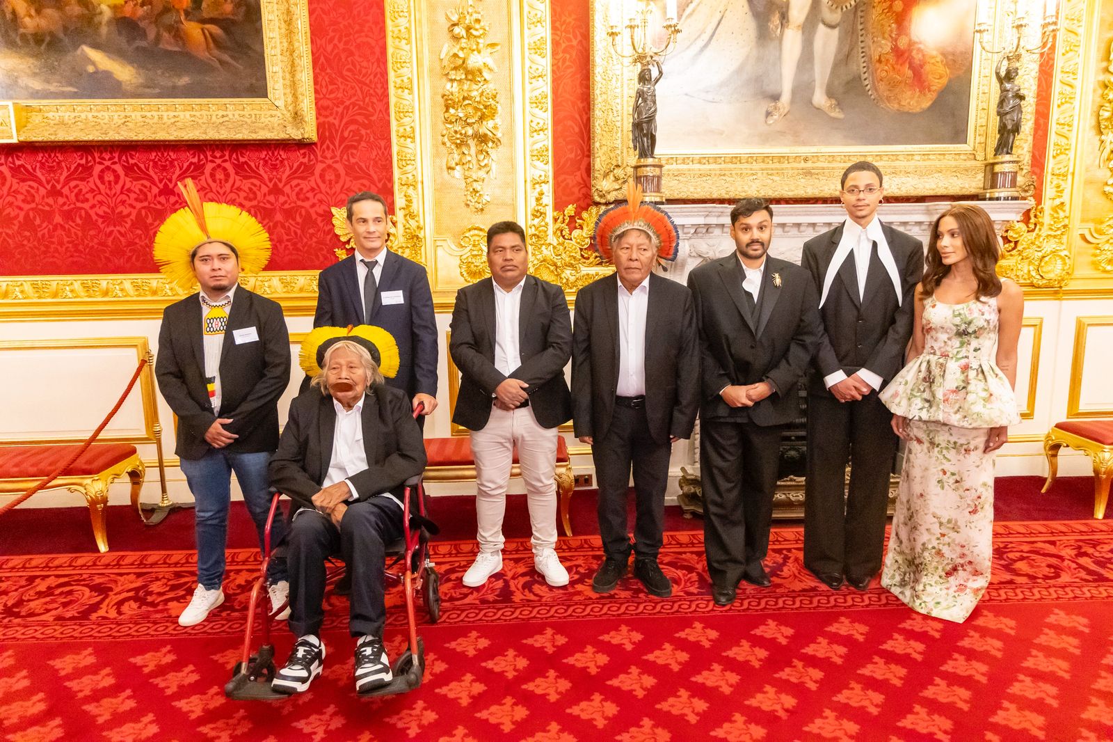 Fotos do encontro de Anitta com o Rei Charles III e o Cacique Raoni - Foto: Ian Jones