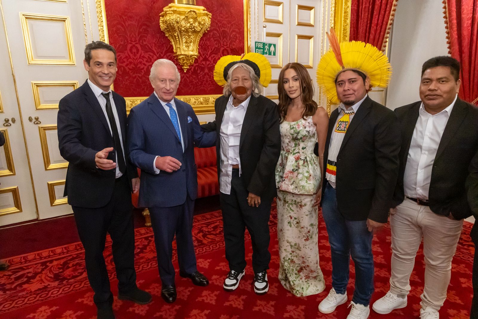 Fotos do encontro de Anitta com o Rei Charles III e o Cacique Raoni - Foto: Ian Jones