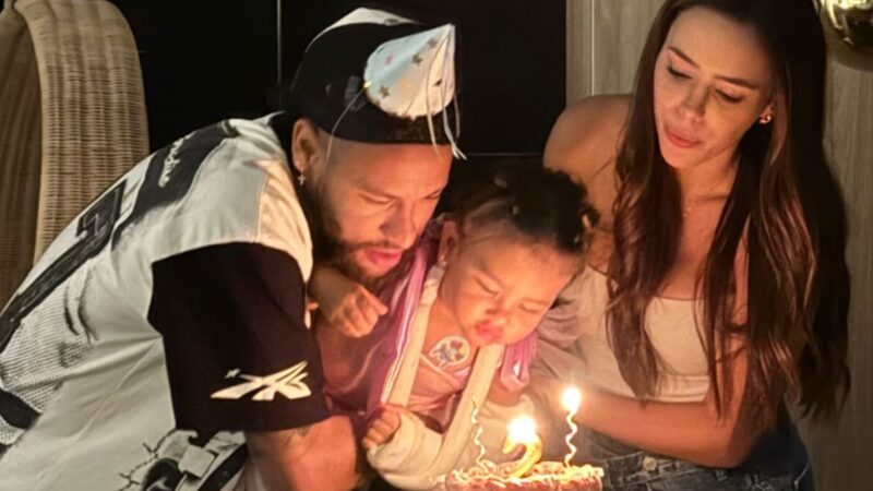 Neymar Jr e Bruna Biancardi fazem ‘festinha simples’ para Mavie em casa