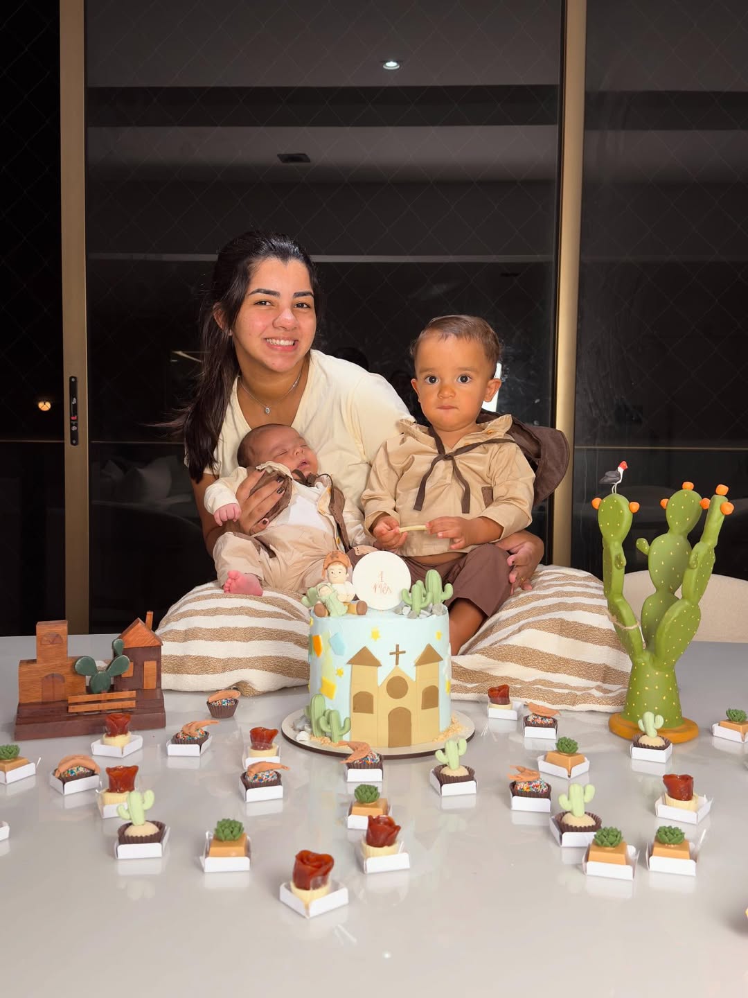 Ary Mirelle com os dois filhos, Jorge e Joaquim - Foto: Reprodução / Instagram @arymirelle
