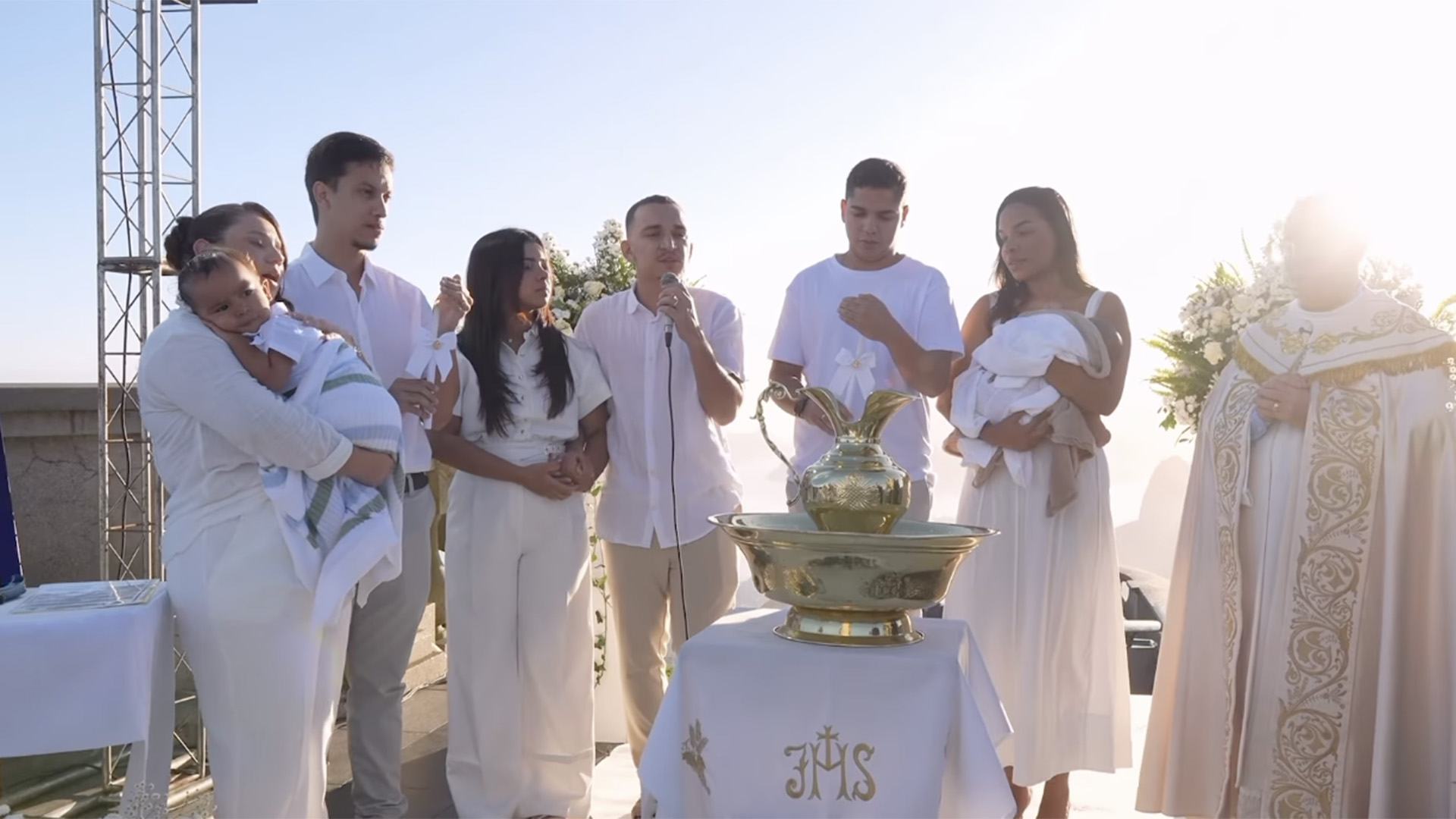 Batizado dos filhos de João Gomes e Ary Mirelle - Foto: Reprodução / Instagram @joaogomescantor