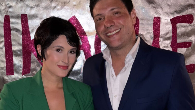 Filha de Fátima Bernardes se veste como a mãe para festa à fantasia