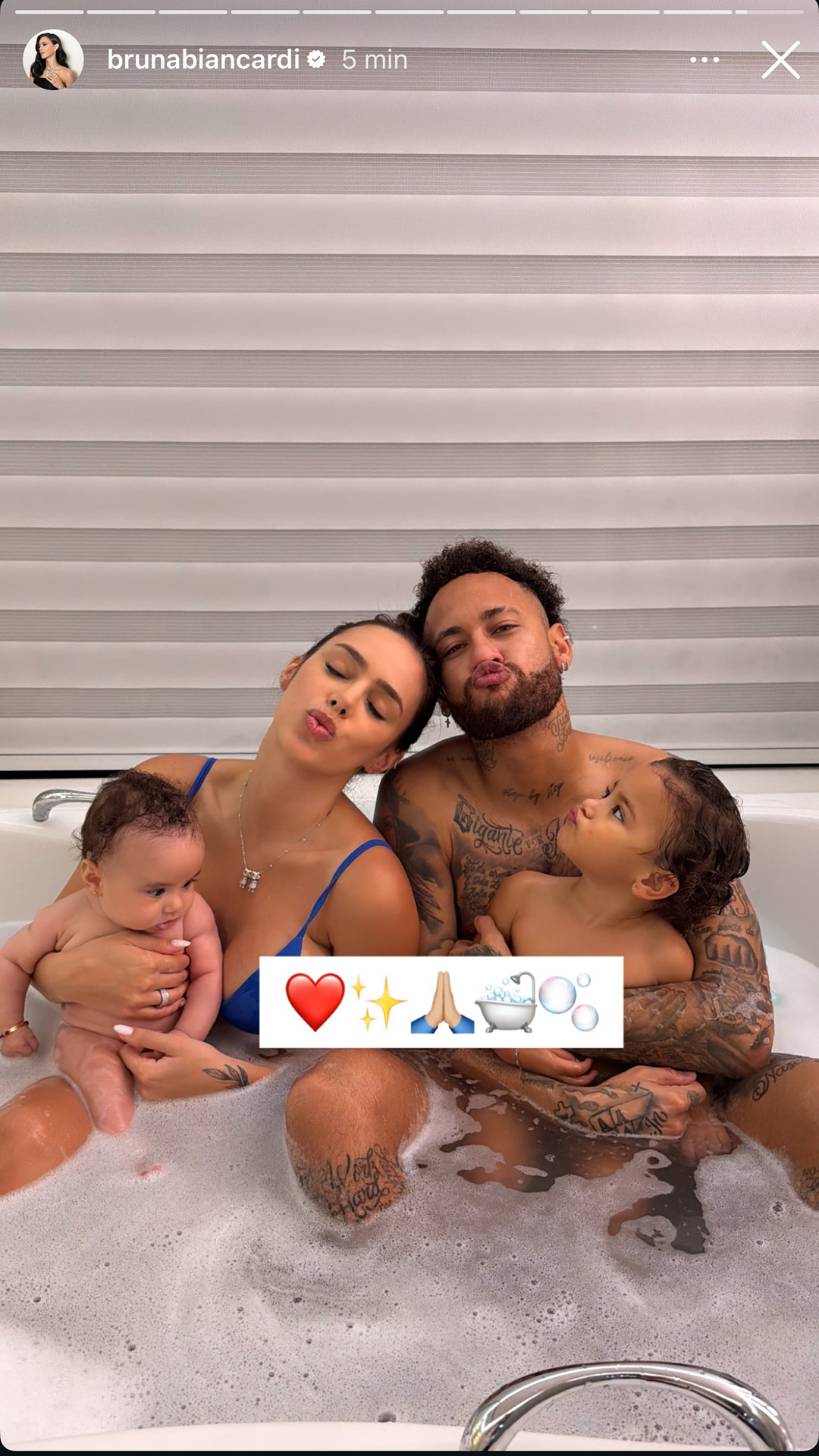 Bruna Biancardi, Neymar Jr e as filhas, Mel e Mavie - Foto: Reprodução / Instagram