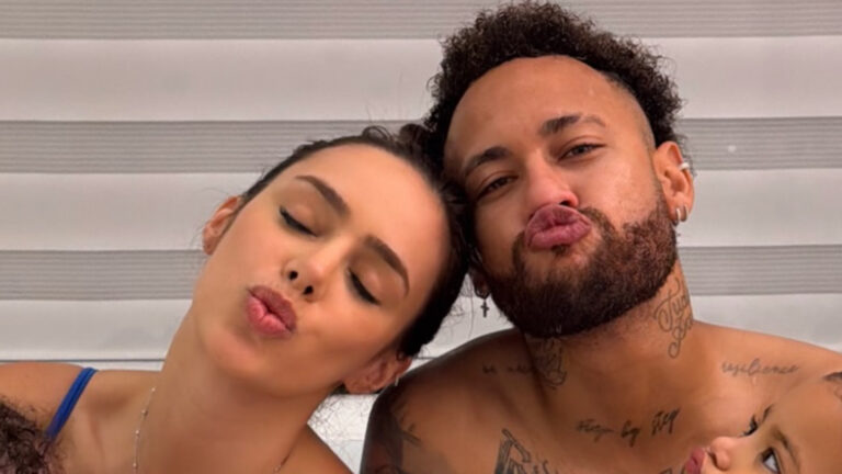 Neymar Jr surge na banheira com a esposa e as filhas, Mel e Mavie