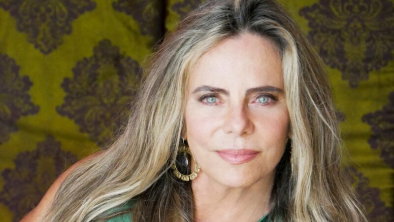 Atriz, roteirista e escritora, Bruna Lombardi diz: 'Minha curiosidade sempre me orientou'