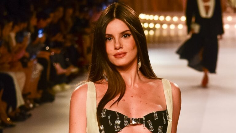 Camila Queiroz exibe novo cabelo na gravidez e médica explica: ‘Pode causar maior…’