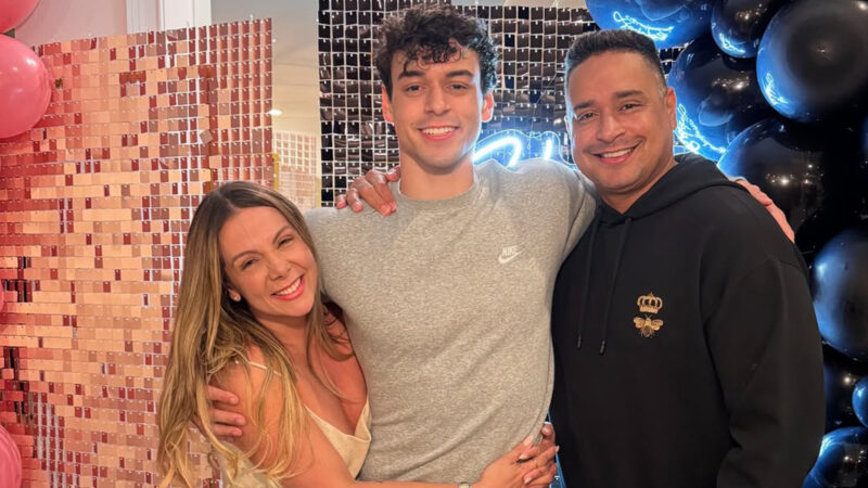 Saiba qual é o trabalho do filho caçula de Carla Perez nos Estados Unidos
