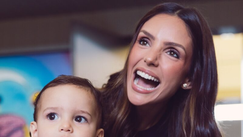 Carol Celico com o filho