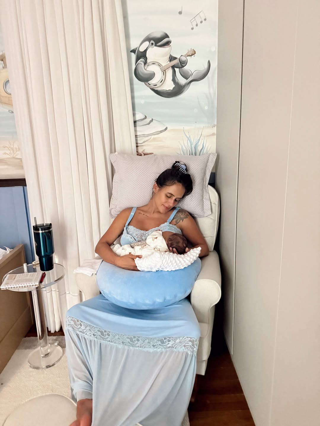 Carol Peixinho com o filho, Bento - Foto: Reprodução / Instagram @carolpeixinho