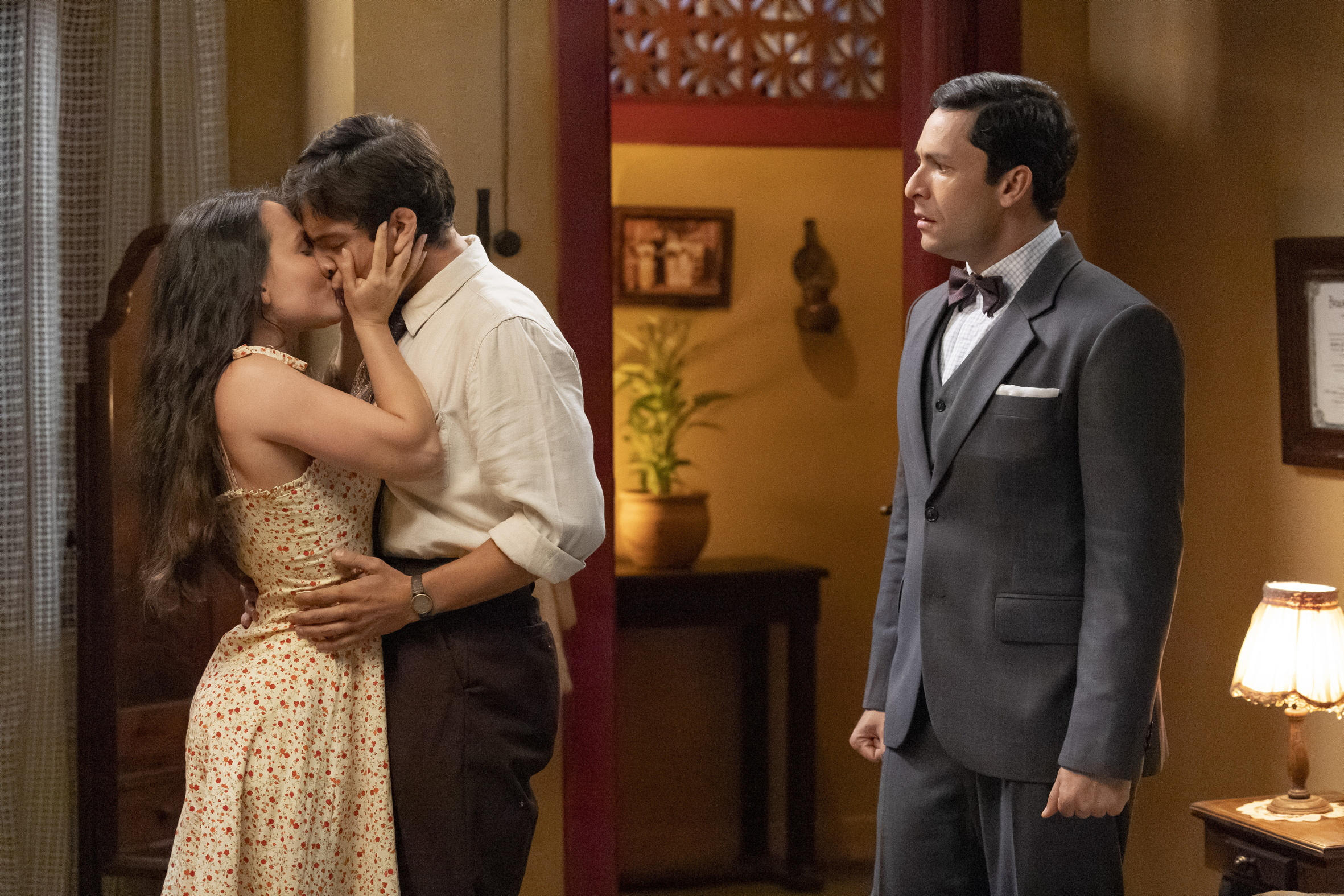 Celso reencontra Estela na novela Êta Mundo Melhor - Foto: Globo / Manoela Mello