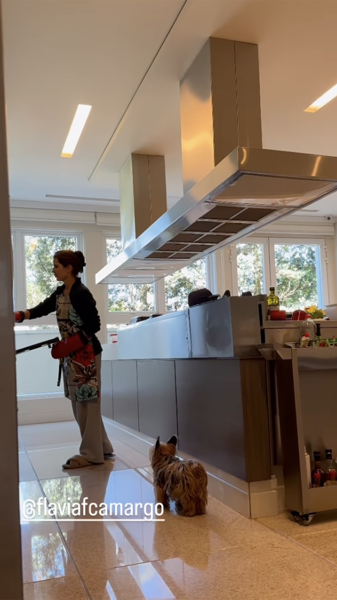 Luciano Camargo mostra como é a cozinha de sua casa - Foto: Reprodução / Instagram