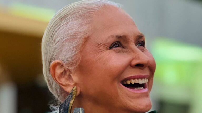 Fafá de Belém comenta sobre a aceitação do envelhecimento e psicóloga analisa: ‘Autocuidado emocional’