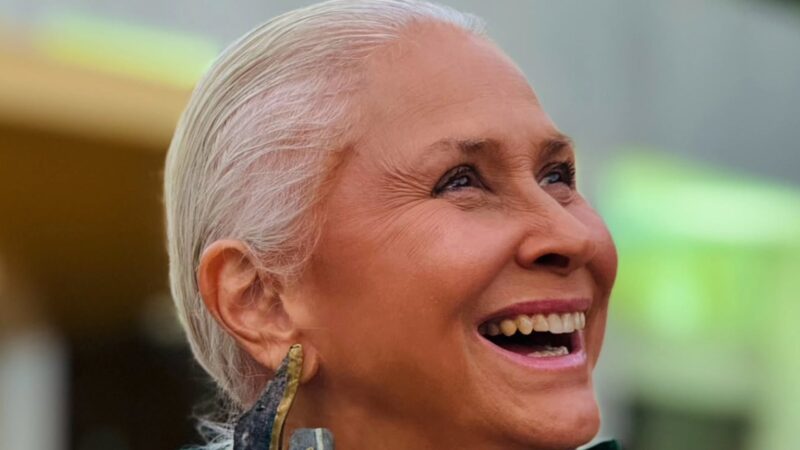 Fafá de Belém comenta sobre a aceitação do envelhecimento e psicóloga analisa: 'Autocuidado emocional'