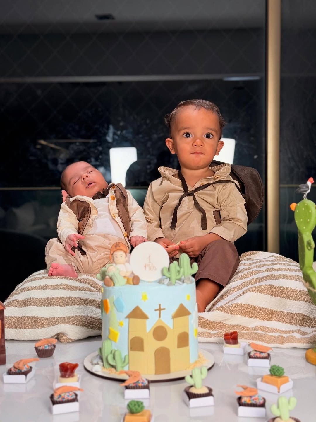 Ary Mirelle com os dois filhos, Jorge e Joaquim - Foto: Reprodução / Instagram @arymirelle
