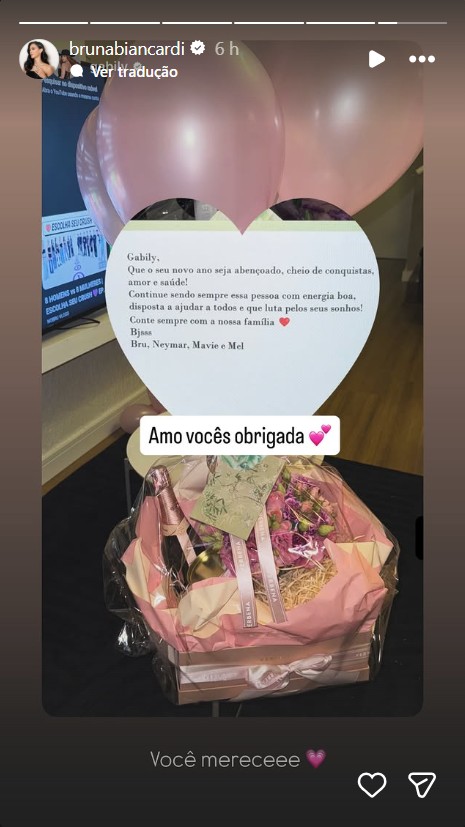 Bruna Biancardi e Neymar Jr presenteiam Gabily - Reprodução/Instagram @brunabiancardi 