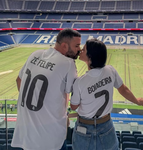 Zé Felipe e Ana Castela reage a casal de influenciadores que usou camisa temática em estádio do Real Madrid — Foto: Reprodução/Instagram @maluzinhaa