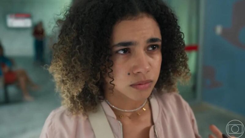 Joélly (Alana Cabral) na novela Três Graças - Foto: Reprodução / Globo