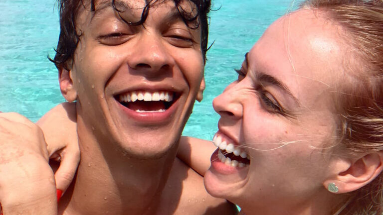 Júlio Cocielo anuncia o fim do casamento com Tata Estaniecki: ‘Claro que dói’