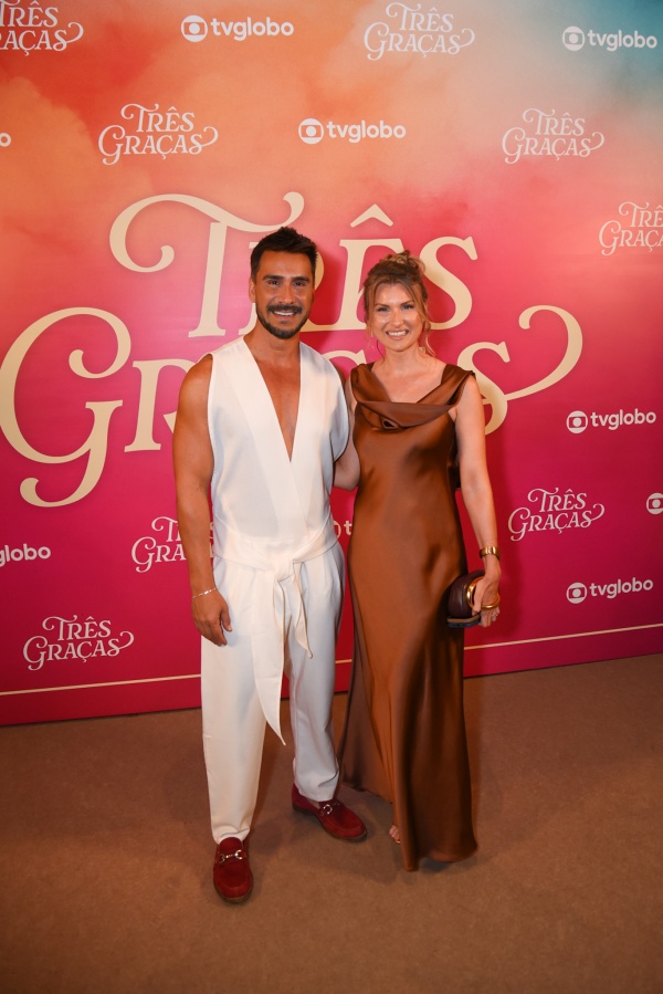 Julio Rocha e a esposa, Karoline Kleine 