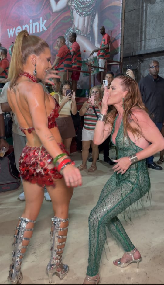 Karen Lopes curte noite de samba com Virginia - Foto: Divulgação