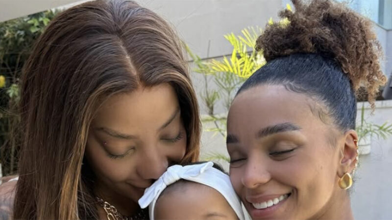 Sorrisão da filha de Ludmilla e Brunna encanta em fotos inéditas com as mães