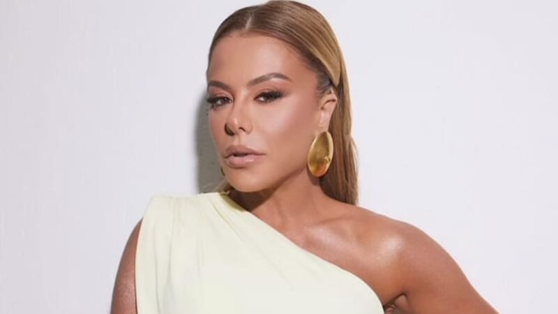 Poliana Rocha surge com look deslumbrante para a festa de Maria Flor: ‘Perfeita’