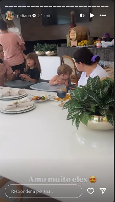 Poliana Rocha mostra almoço com os netos em sua casa - Foto: Reprodução /@poliana