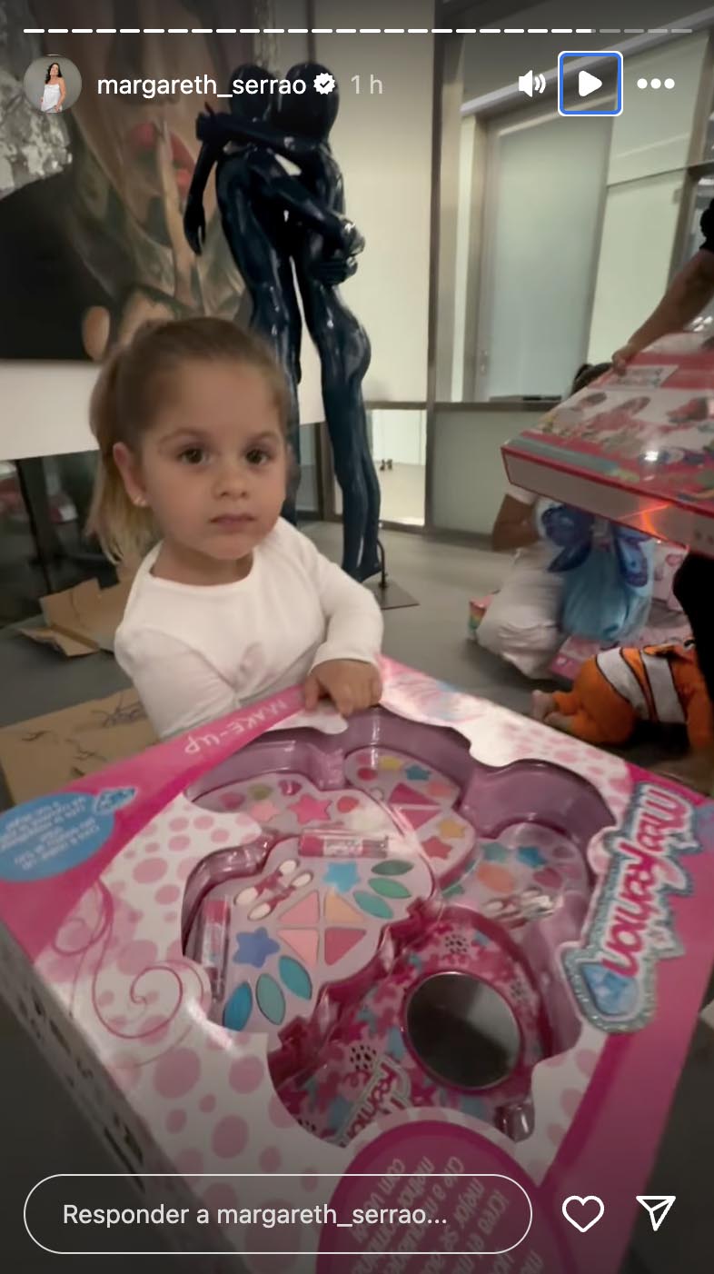 Vini Jr dá vários presentes para os filhos de Virginia Fonseca - Foto: Reprodução / Instagram
