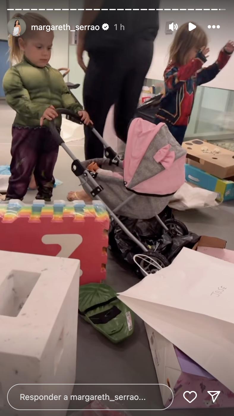 Vini Jr dá vários presentes para os filhos de Virginia Fonseca - Foto: Reprodução / Instagram
