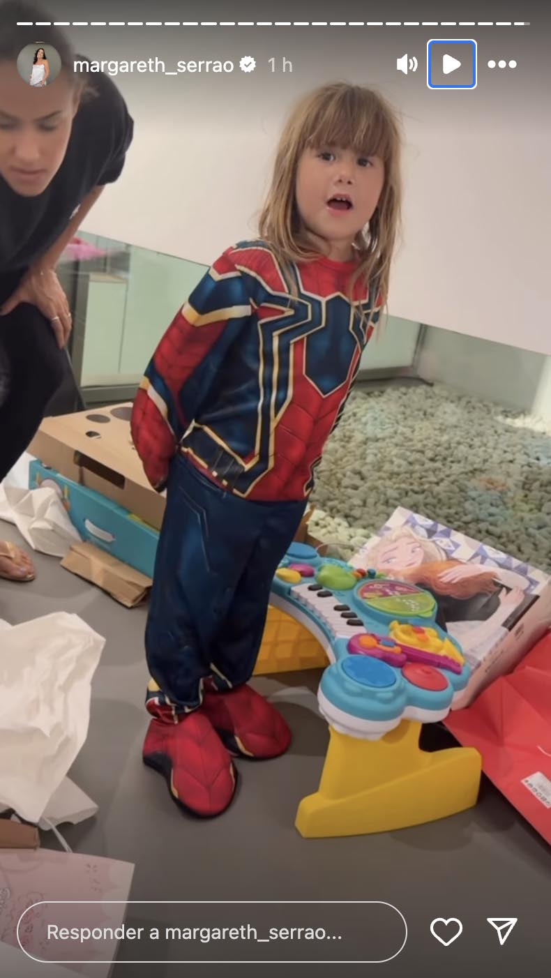 Vini Jr dá vários presentes para os filhos de Virginia Fonseca - Foto: Reprodução / Instagram