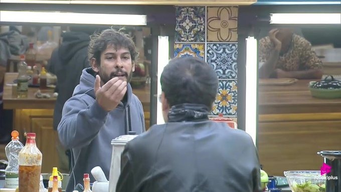 Shia e Dudu Camargo discutem em A Fazenda 17 - Foto: Reprodução / Record TV