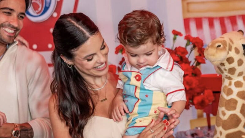 Sthefany Brito mostra as fotos do aniversário do filho caçula - Foto: Reprodução / Instagram @rebecapennafirmefoto