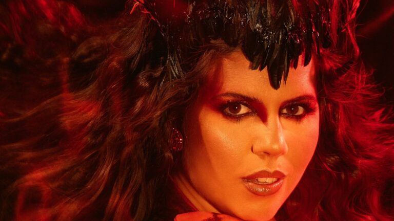 Tati Machado revela o significado por trás da fantasia de fênix usada em baile de Halloween